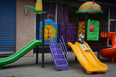 广电花园小区儿童游乐设施齐全
