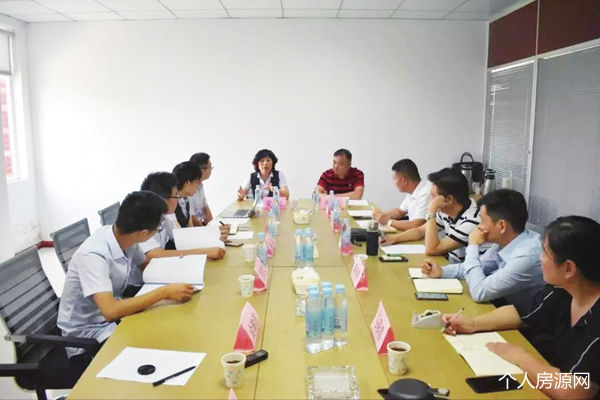 梁革文出席物业交流会