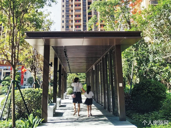 玉林万昌东方巴黎湖岸小区环境优美