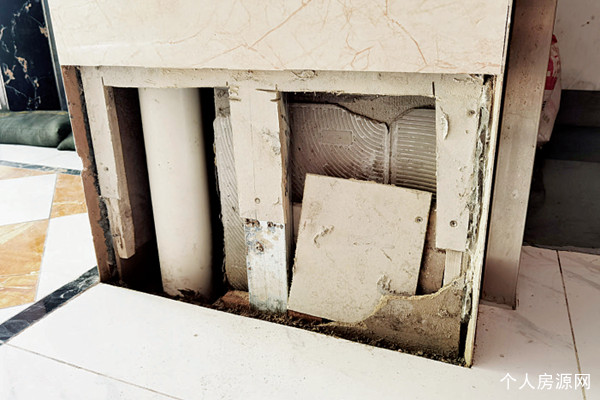 几百万买豪宅遭遇雨水频频倒灌