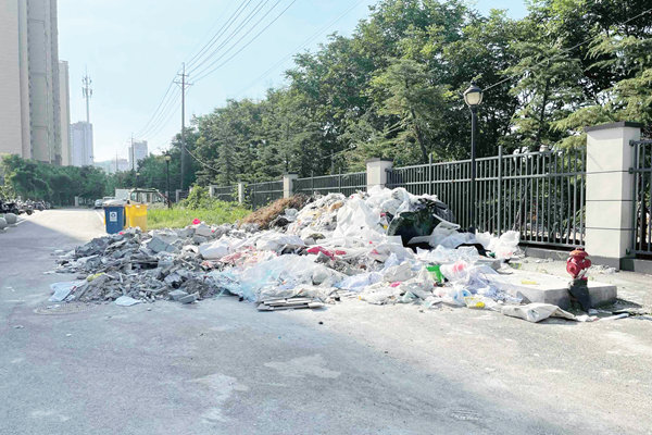 枣庄五美佳墅小区环境怎么样 建筑垃圾和生活垃圾清理不及时